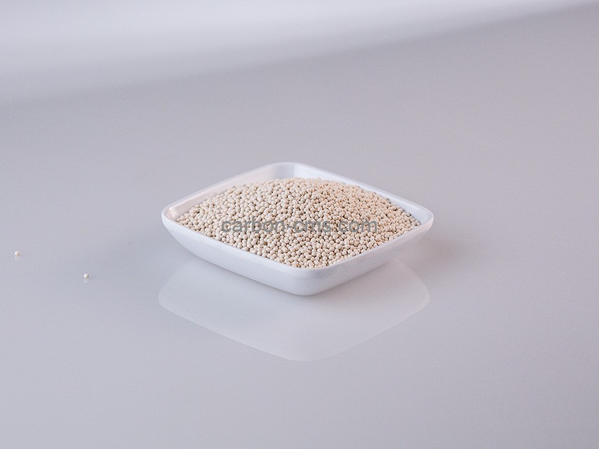 Beige granular molecular sieve
